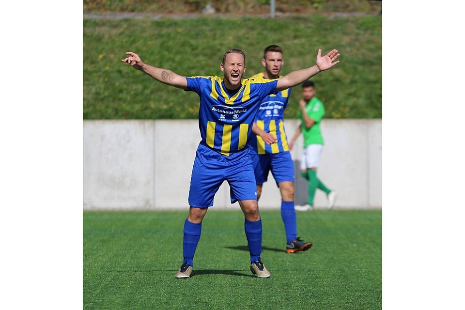 Nach zwei Niederlagen in Folge wollen Spielertrainer Marius Löhr und die SG Ambach gegen Driedorf punkten. 	Foto: Christian Pomoja