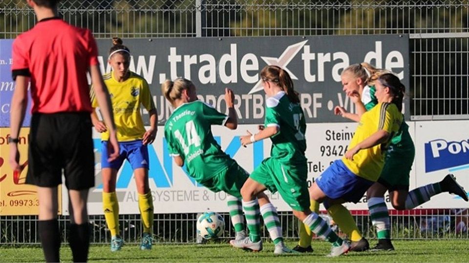 Der SV Thenried (hier in grünen Trikots gegen SV Frensdorf) will gegen Hof die trendwende einleiten.  Foto: Tschannerl
