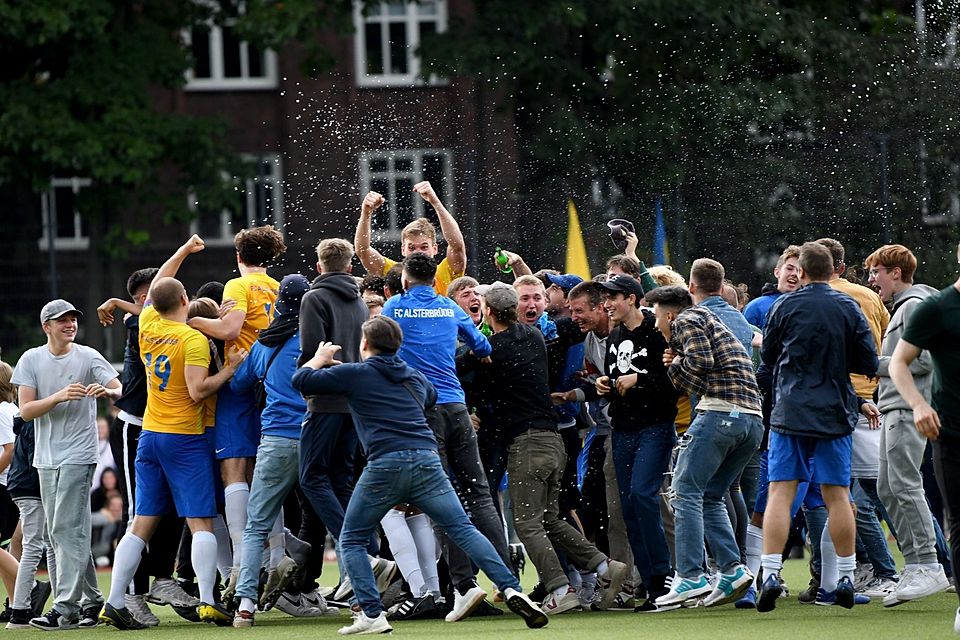 So wie das Team des FC Alsterbrüder freuten sich am Wochenende wohl alle, die die nächste Runde erreichten.