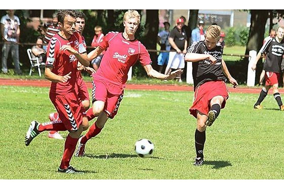 Im Vorjahr hatten die Bockhorner (rechts Philip Immerthal) den SV Wilhelmshaven beim Turnier zu Gast. Müller-Düring