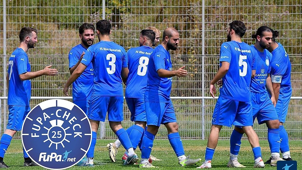Die Herren in blau (FC Ober-Ramstadt) jubelten häufig gemeinsam in dieser Saison. Nicht nur hier im Testspiel letzten Sommer gegen den VFB Ginsheim II.