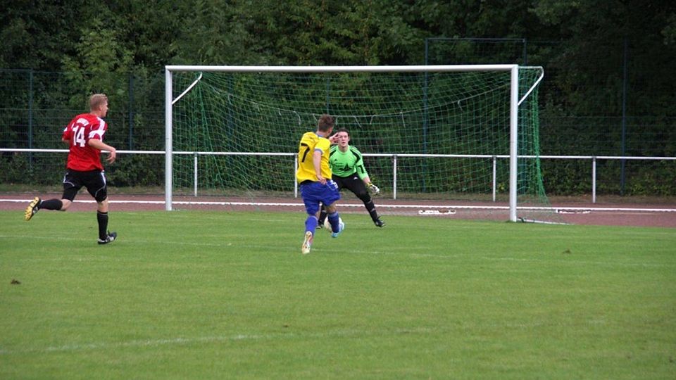 Zu selten trafen die Spieler der Spvg. Niedermark, hier in Hagen, ins gegenerische Tor (Foto: Christian Hormann)