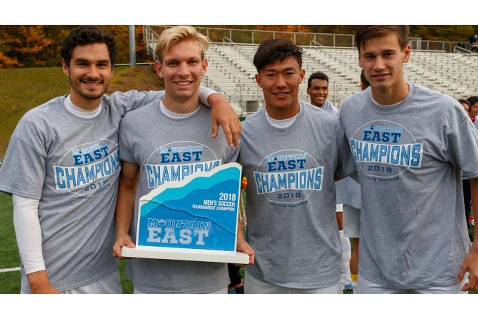 Nico Engelking (2.v.li.) mit seinen Teamkollegen aus Charleston, West Virginia. Jetzt geht`s für den Unterfrranken nach Omaha, Nebraska. F.:Privat