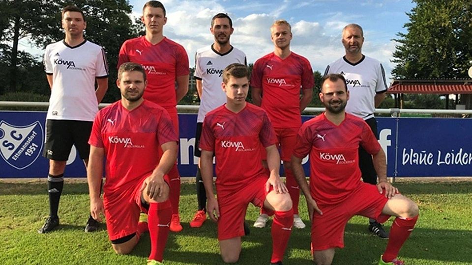 Jurij Litke, Sebastian Meierhofer (hinten, von links), Christian Fohringer, Maximilian Schreiner und Klail Vaclav (vorne, von links) verstärken das Team von Coach Armin Rank (rechts) und seinen beiden Co-Trainern Stefan Raß (links) und Tobias Schießl (Mitte).