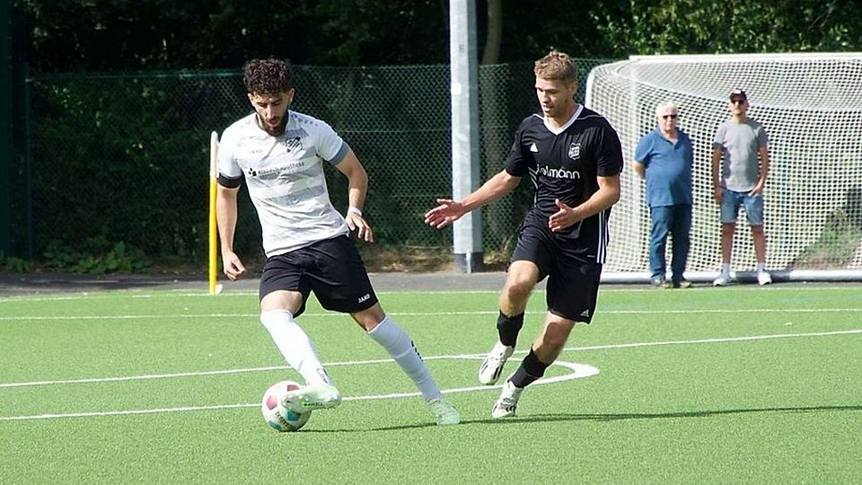 Das Hinspiel der beiden Top-Teams wurde durch einen Treffer entschieden.