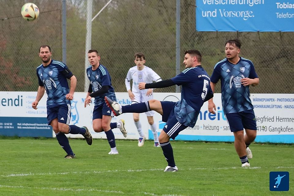 Zuletzt fehlte dem FCVE II die Struktur im Aufbauspiel. In Haarbach soll nicht nur die spielstärke zurückkehren, sondern auch mit mehr Kampf und Leidenschaft drei Punkte aus Haarbach entführt werden.