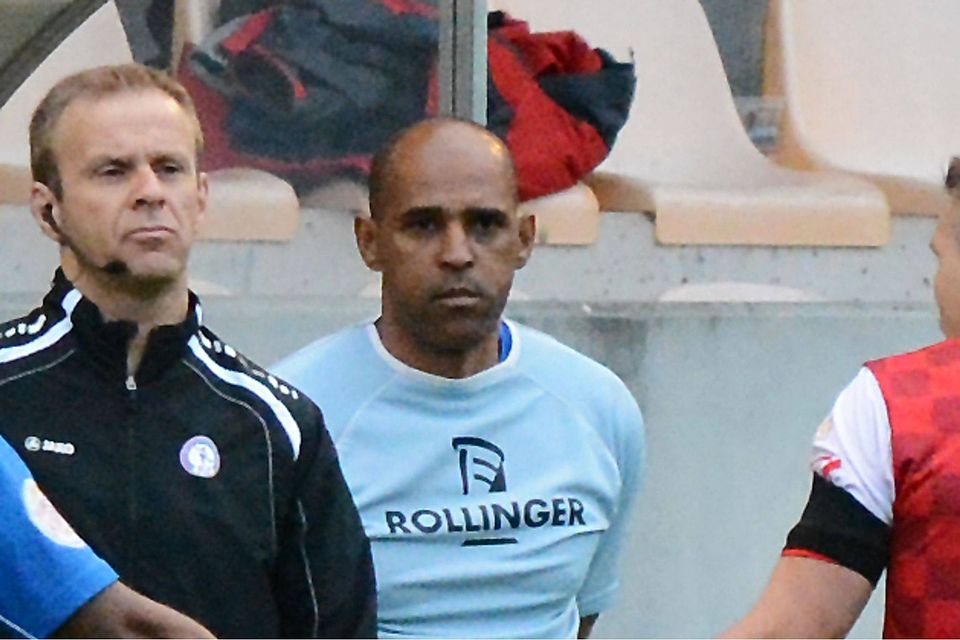 Oseias Ferreira, hie im hellblauen Trikot, ist nicht mehr Trainer in Canach - Foto: www.paulmedia.lu