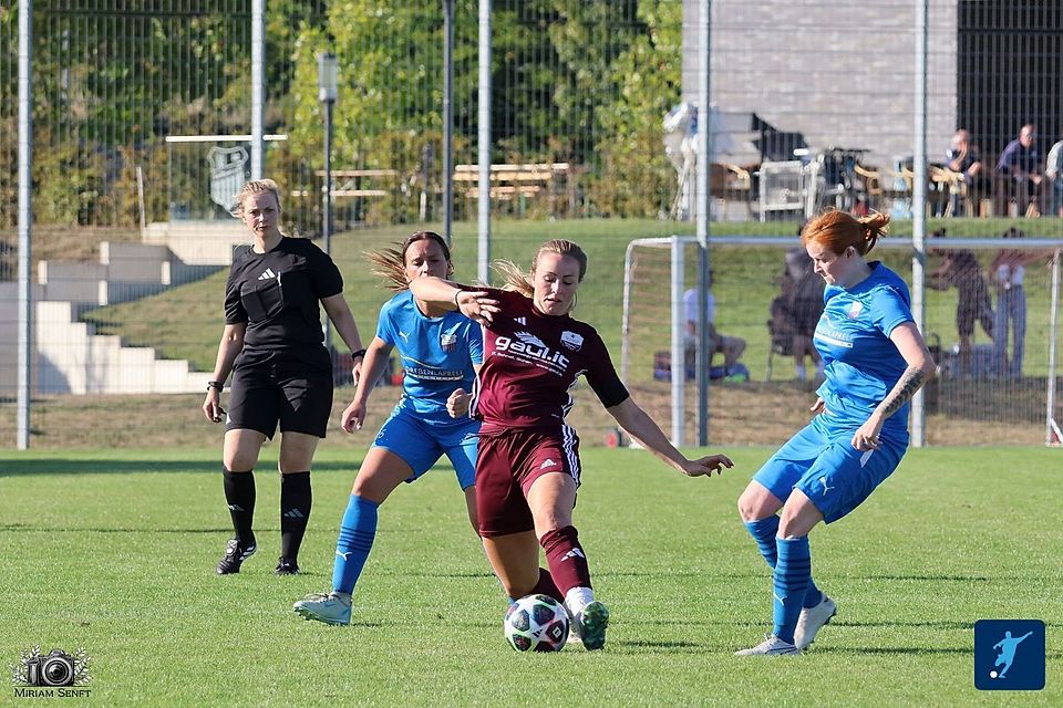 Viktoria Waldenrath-Straten bei einem Testspiel gegen den SC Selfkant