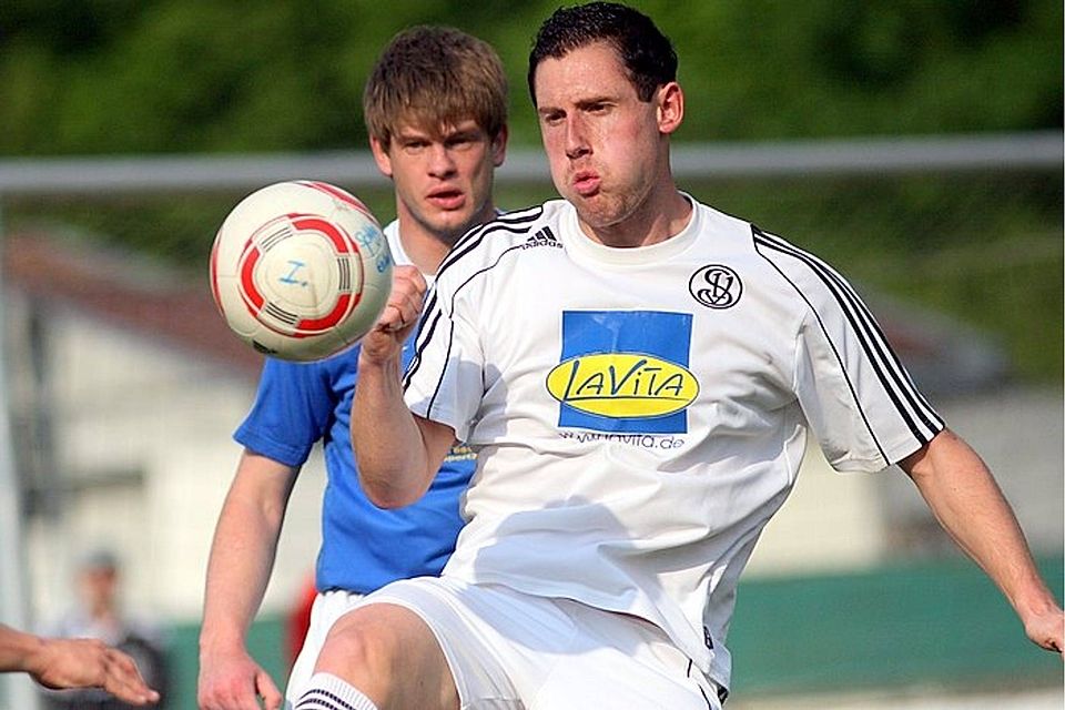 Landshuts Goalgetter Christoph Hösl will die Landshuter Führung weiter ausbauen. F: Wagner
