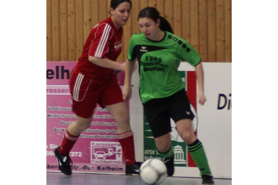 Der SV Saal (rot) und TSV Siegenburg (grün) sind in der Zwischenrunde gescheitert.  Foto: Archiv