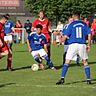 In einer Neuauflage des Relegationsspiels vom 16. Mai dieses Jahres prallen die beiden Kreisligareserven aus Schmidmühlen (in Rot) und Rosenberg (in Blau-Weiss) aufeinander. Der SVS gewann damals mit 2:0.