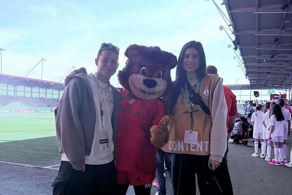 Lena Oberdorf, Rena Schwabl, Campus