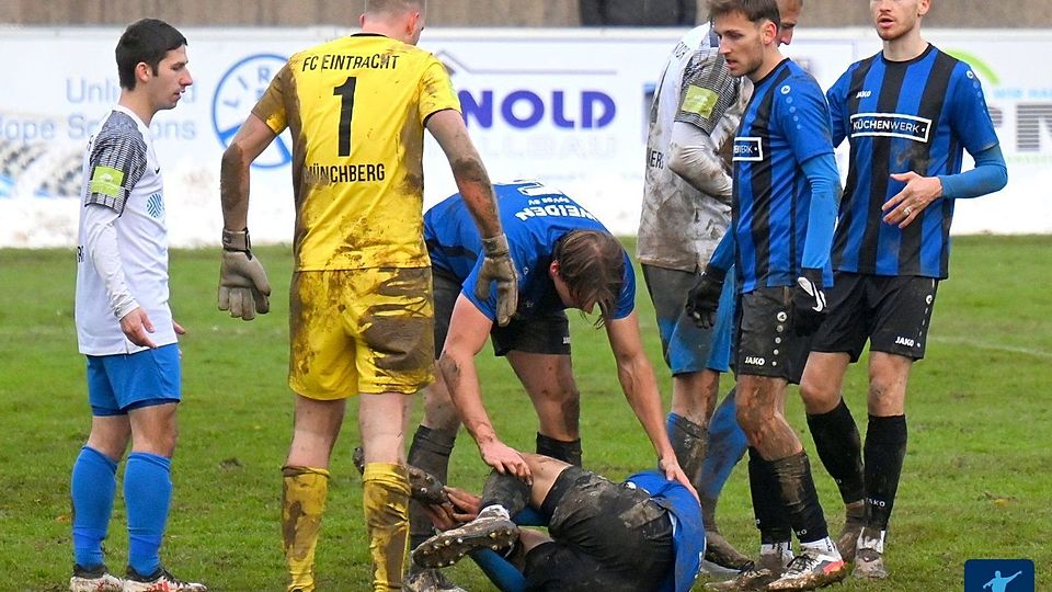 Die letzten Spiele des Jahres in der Bayernliga Nord - das Symbolbild, aufgenommen in der Partie Münchberg vs. Weiden.