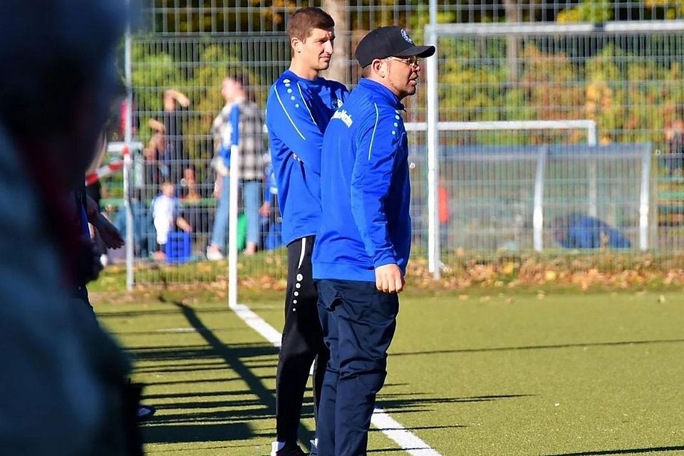 Haben den Bezirksliga-Aufstieg mit dem FC Wacker München im Visier: Chefcoach Florian Hahn (r.) und sein Co-Trainer Patrick Höhn.