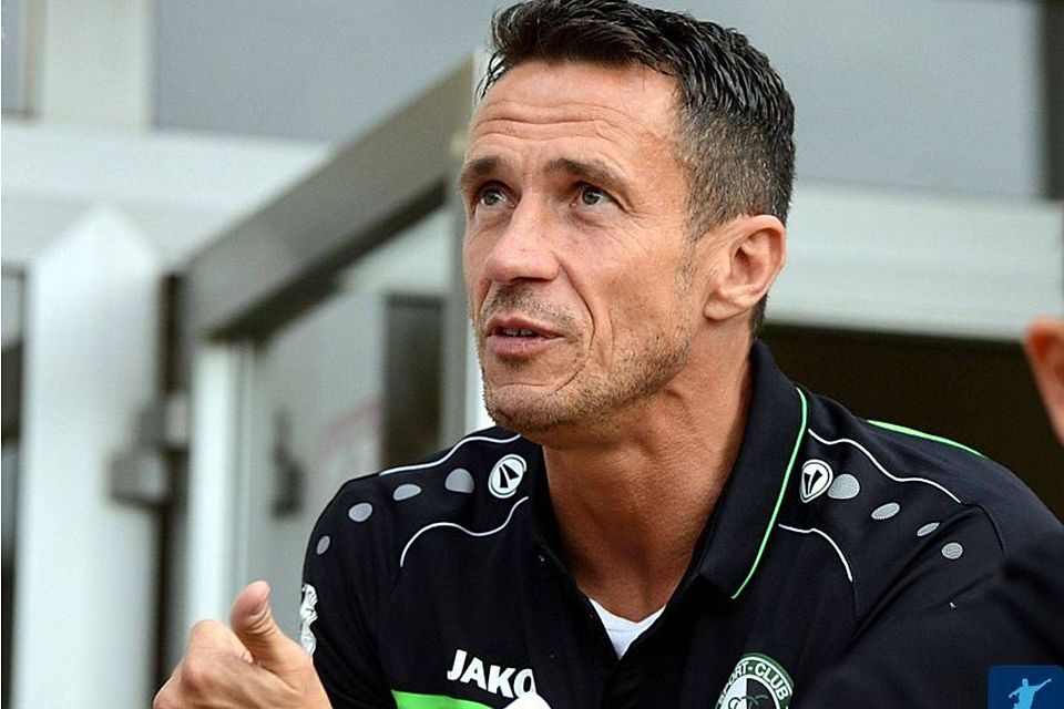 Mit dem SC Eltersdorf ist Trainer Bernd Eigner auf dem Sprung in die Regionalliga. Hinter dem 48-Jährigen liegt eine lange, lange (Profi-)Karriere.