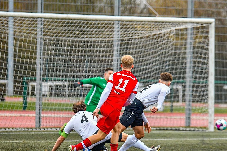 Maas schießt Xanten zum Sieg gegen Kevelaer FuPa
