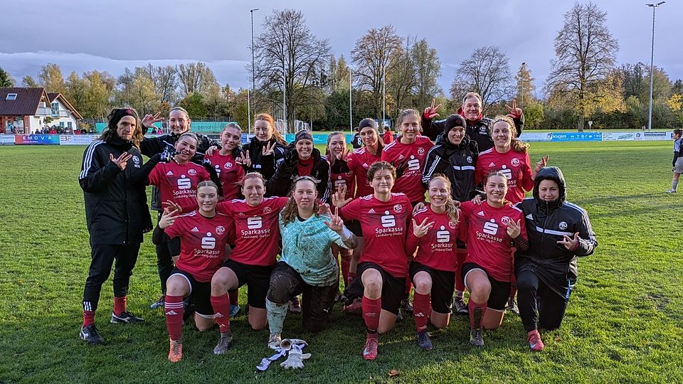 Glückliche MTV Mädels nach dem späten Sieg