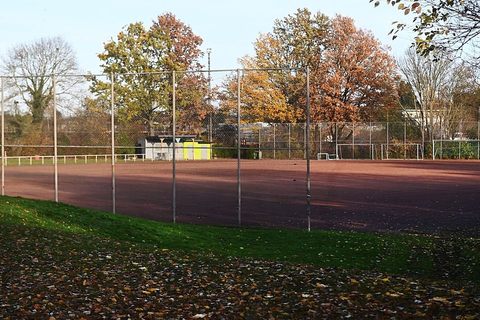 Der Sportplatz von Rhenania Rothe Erde am Rödgerheidweg.