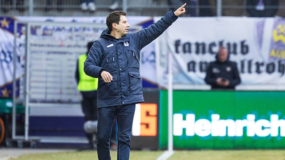 Startet wohl auch im neuen Jahr an der Seitenlinie des TSV 1860 München: Argirios Giannikis.