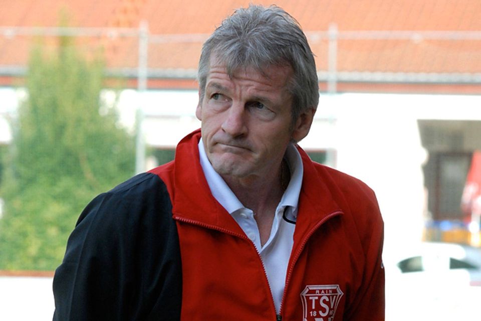 Arbeitet inzwischen als Torwarttrainer bei 1860 München: Kurt Kowarz, hier im Trainingsanzug seines ehemaligen Vereins TSV Rain.  Foto: Szilvia Izsó