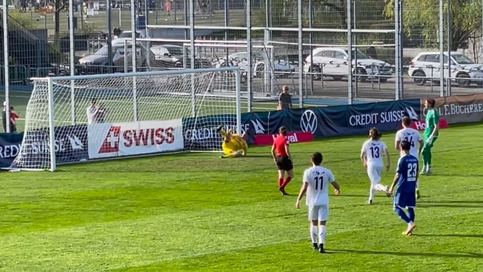 Bei Penaltys ist er zur Stelle: Freienbach-Torhüter Diego Yanz vewertete gegen Wettswil souverän zum 2:0.