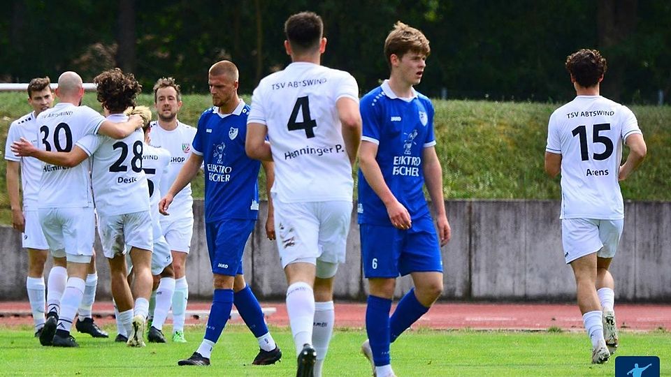 Topspiel in Mönchröden: Der TSV Abtswind (weiß) um Pascal Henninger und Franz Arens, will auch im heutigen Topspiel wieder als Sieger vom Platz gehen. 