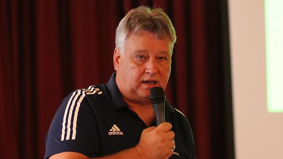 Heinz Eckl beendete die Tagung emotional.