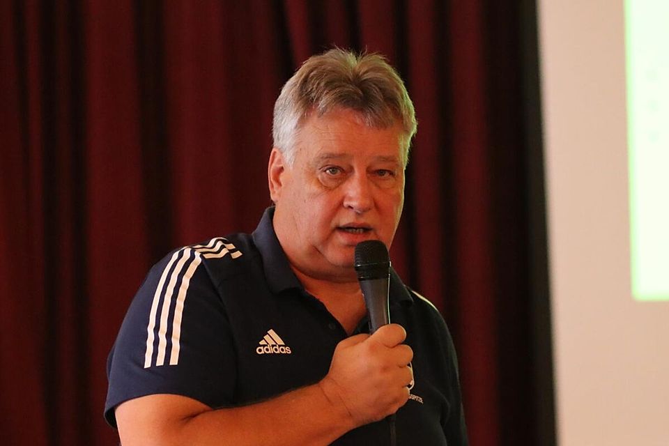 Heinz Eckl beendete die Tagung emotional.