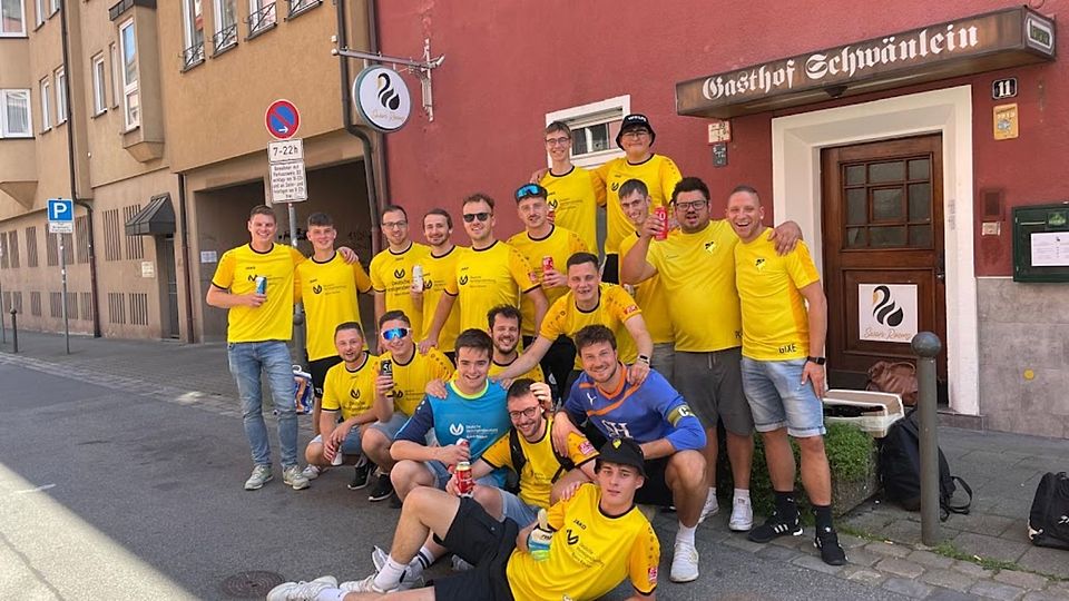 Im SVF-Trikot treiben die Jungs ihr Unwesen in Nürnberg.  