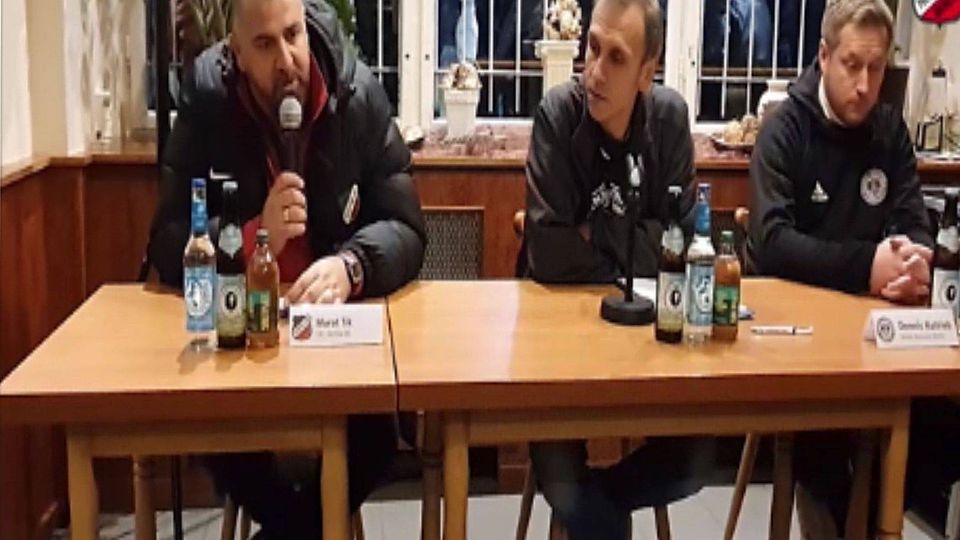 Murat Tik bei der Pressekonferenz