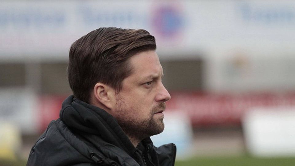 Freut sich aufs Derby: Wormatia-Trainer Steven Jones.F: Dinger