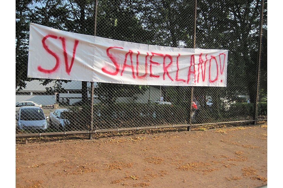 Der Banner des SV Sauerland. Foto: Theo Hendrikson