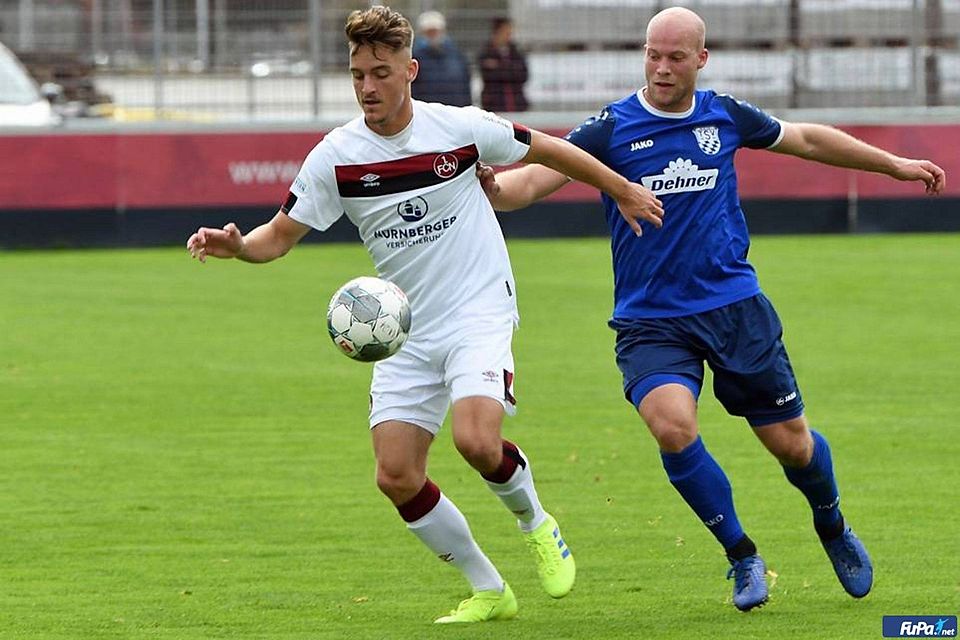 Lukas Schleimer (li.) rückt in den Profikader des 1. FC Nürnberg auf.
