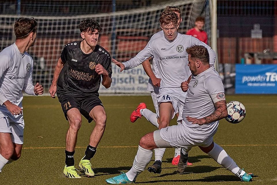 Der VfL Jüchen muss gegen den FC Kosova ran.