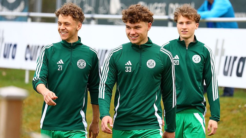 Haben es vorgemacht: Maxi Berg (von links), Louis Junge und Jakob Klier stießen vergangenen Sommer von der U19 des SSV Jahn 1889 zum Bayernligisten SV Fortuna Regensburg.