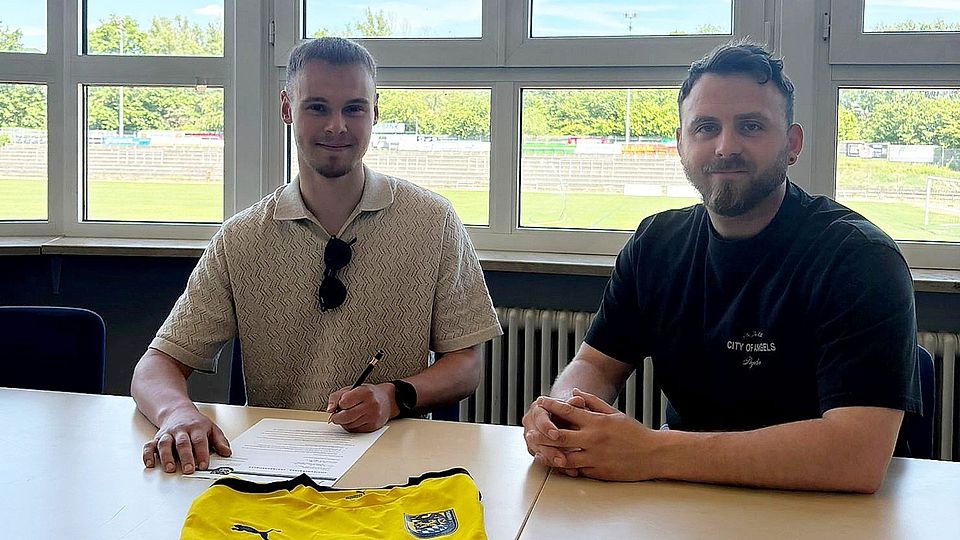 Sportlicher Leiter Roman Reinhardt (rechts) mit Neuzugang Dominik Späth.