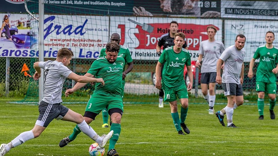 Sorgt sich um viele Ausfälle: der SV Warngau (grün), hier beim jüngsten Spiel gegen den TuS Holzkirchen II.