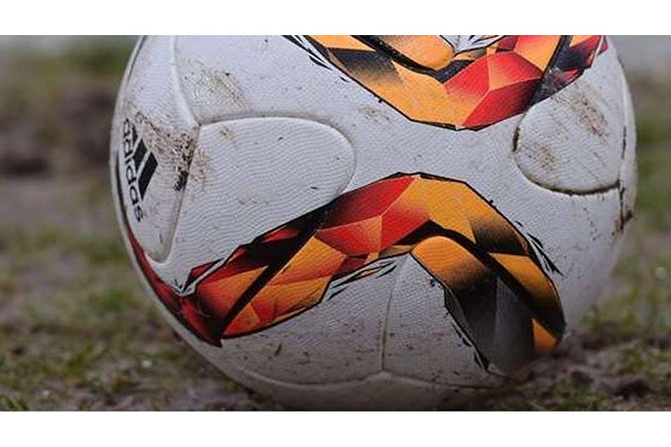 Still ruht der Ball: Fußball vor Absage? Foto: Thorsten Wagner