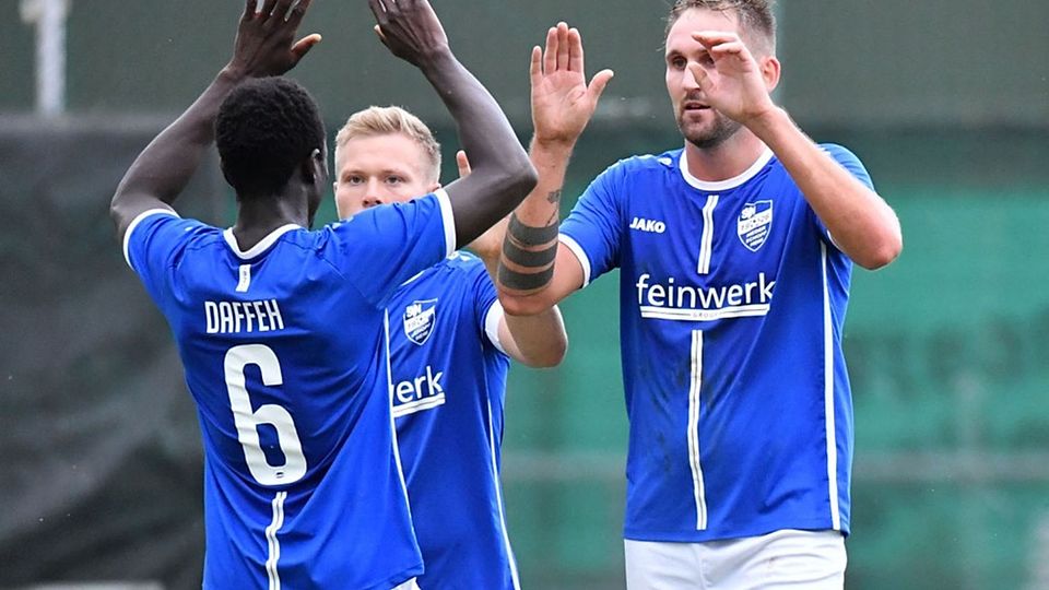 Auf Yannic Priéto (rechts), hier mit seinen Teamkollegen Omar Daffeh und Felix Weingart, ruhen beim SV Niederschopfheim große Hoffnungen. 