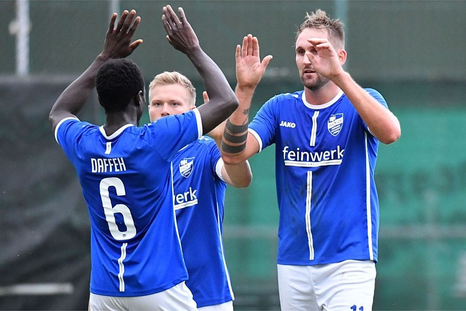 Auf Yannic Priéto (rechts), hier mit seinen Teamkollegen Omar Daffeh und Felix Weingart, ruhen beim SV Niederschopfheim große Hoffnungen. 