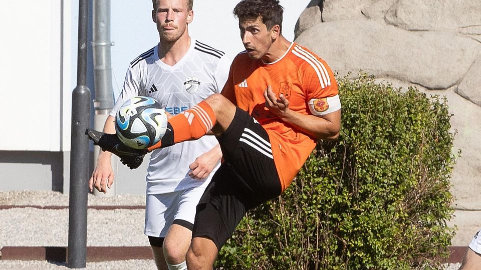 Der TSV Hechendorf (orange) feiert einen Kantersieg.