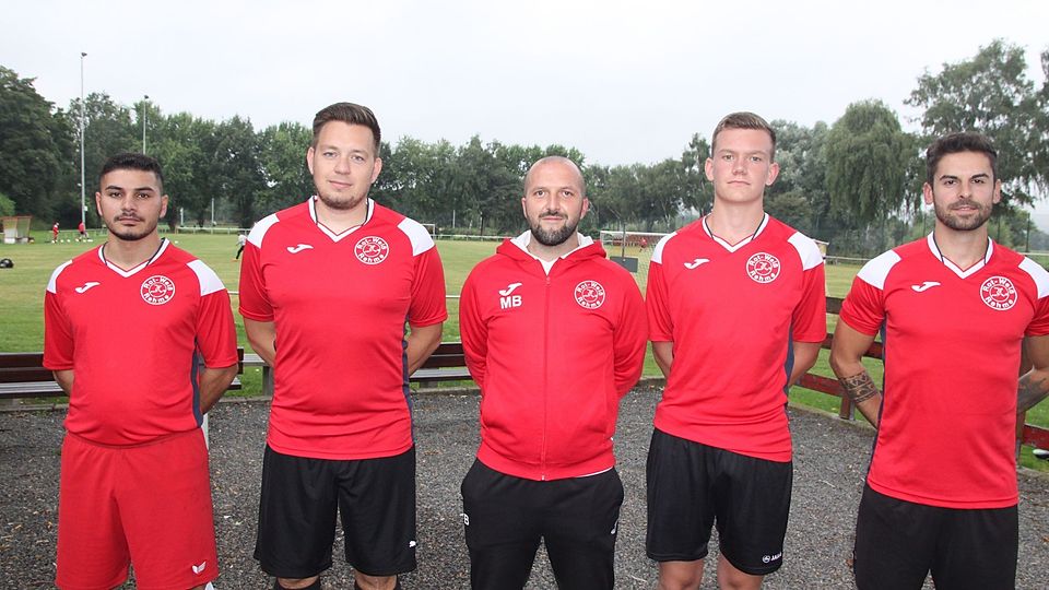 Ein Quartett für den A-Ligisten Rehme: Abbas Harkous (von links), Sören Kerkhoff, Trainer Mirko Bressel, Mika Dörjes und Daniel Schilling wollen durchstarten.