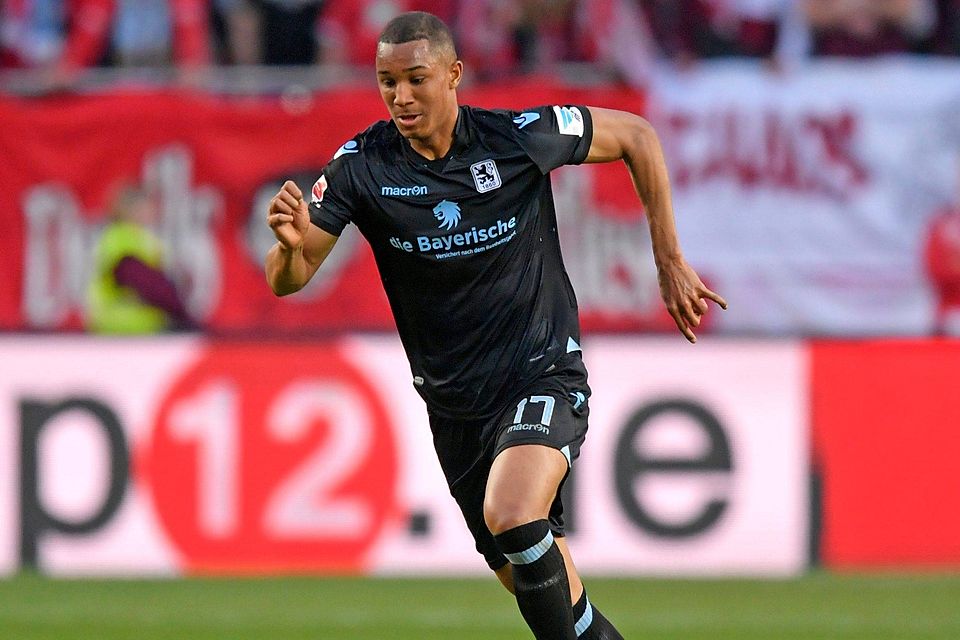 Felix Uduokhai lief 2017 noch dreimal in der Regionalliga für die Löwen auf und wechselte dann zum VfL Wolfsburg.  MIS / Bernd Feil