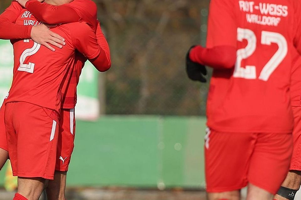 Die Dritte von RW Walldorf hat sich für das Topspiel gegen Eintracht Rüsselsheim warmgeschossen.