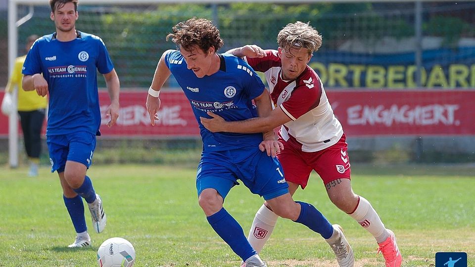 Simon Schäffer (vorne) verlässt den Würzburger FV und wagt den Sprung in die Regionalliga. 