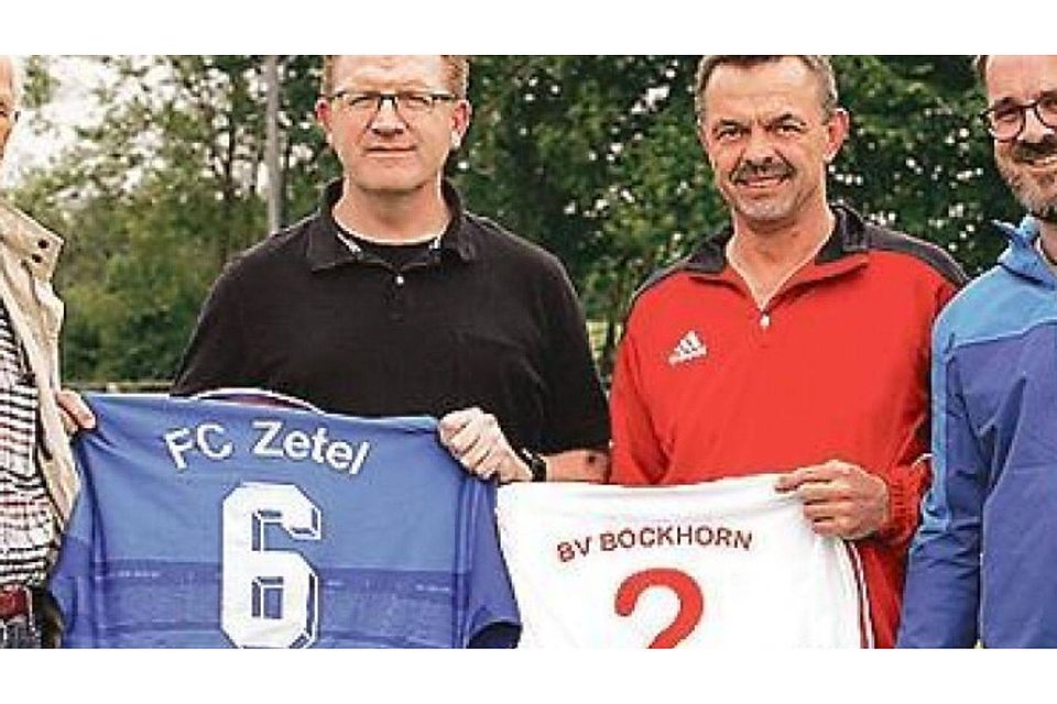 Machen ab sofort  gemeinsame Sache: (von links) Hartmut Braun und Olaf Oetken vom FC Zetel sowie Mario Skrzipczyk und Thomas Hinrichs vom BV Bockhorn Gentemann