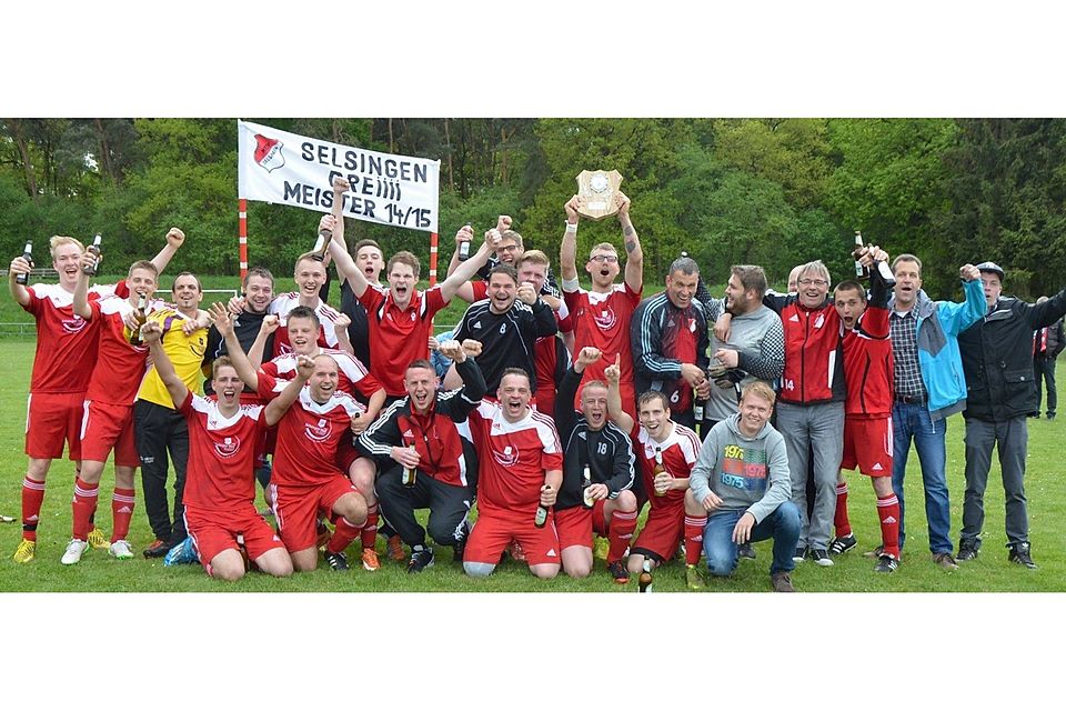 Es darf gefeiert werden: Mit einem klaren Sieg beim Schlusslicht FC Ummel III sicherte sich der MTSV Selsingen III am vorletzten Spieltag die Meisterschaft in der 4. Kreisklasse Nord. Foto Moje