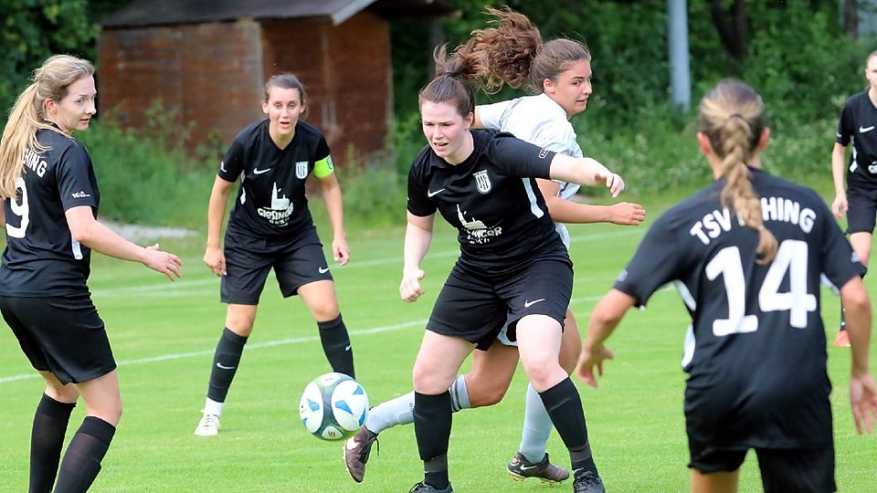 Die Kickerinnen des TSV Eching verlieren ihr Auswärtsspiel beim SV Saaldorf mit 2:3.