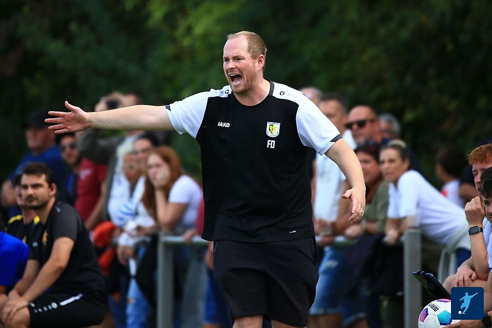 Florian Diel führte den TSV Gau-Odernheim in der vergangenen Saison in die Oberliga. Nun verteidigte er mit seiner Mannschaft diesen Status. Und er bleibt am Petersberg.