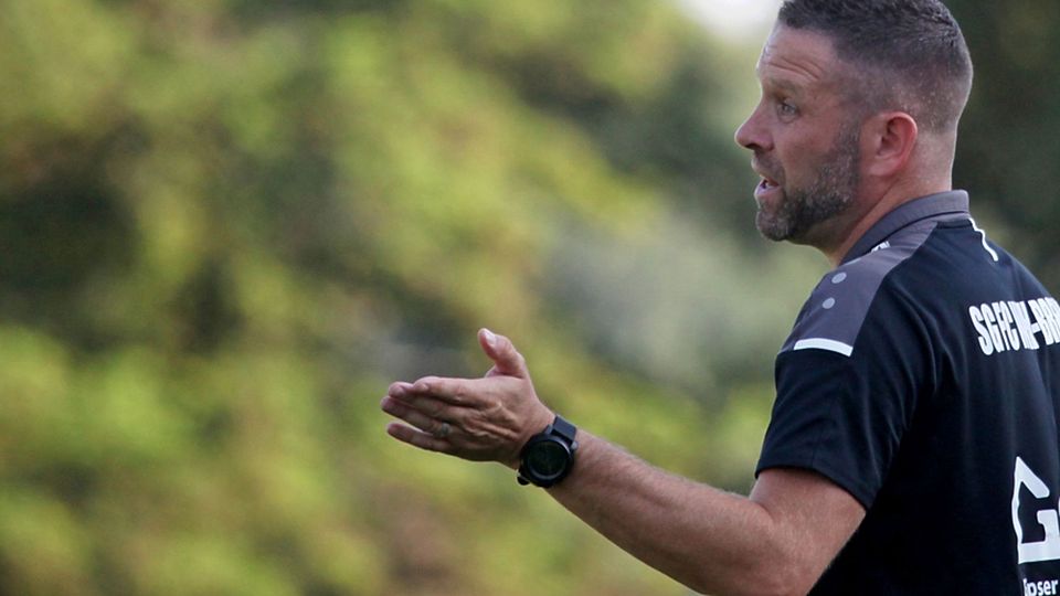  SG-Trainer Urs Keser will im Rückspiel nichts unversucht lassen. Allerdings müssen die Wehr-Brenneter in Emmendingen einen Vier-Tore-Rückstand aufholen. | Foto: Matthias Konzok 